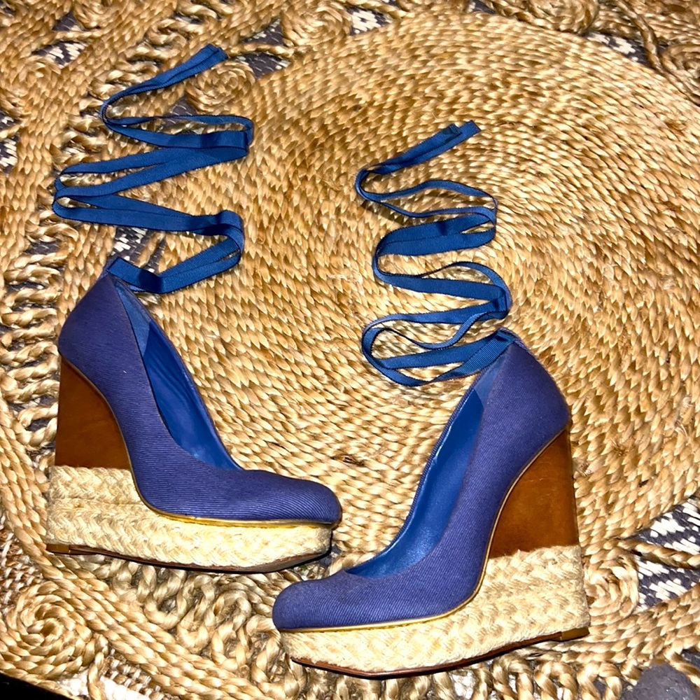 BCBG MAXAZRIA Blue Tie Up Wedge